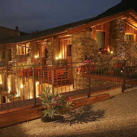 Del Castello بيت ضيافة 3*