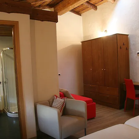 Del Castello Konukevi Tirano