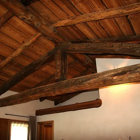 Del Castello بيت ضيافة