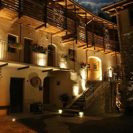 Del Castello Affittacamere Tirano