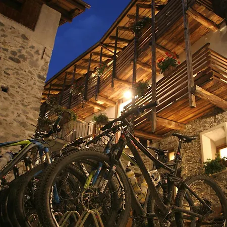 Affittacamere Del Castello Tirano